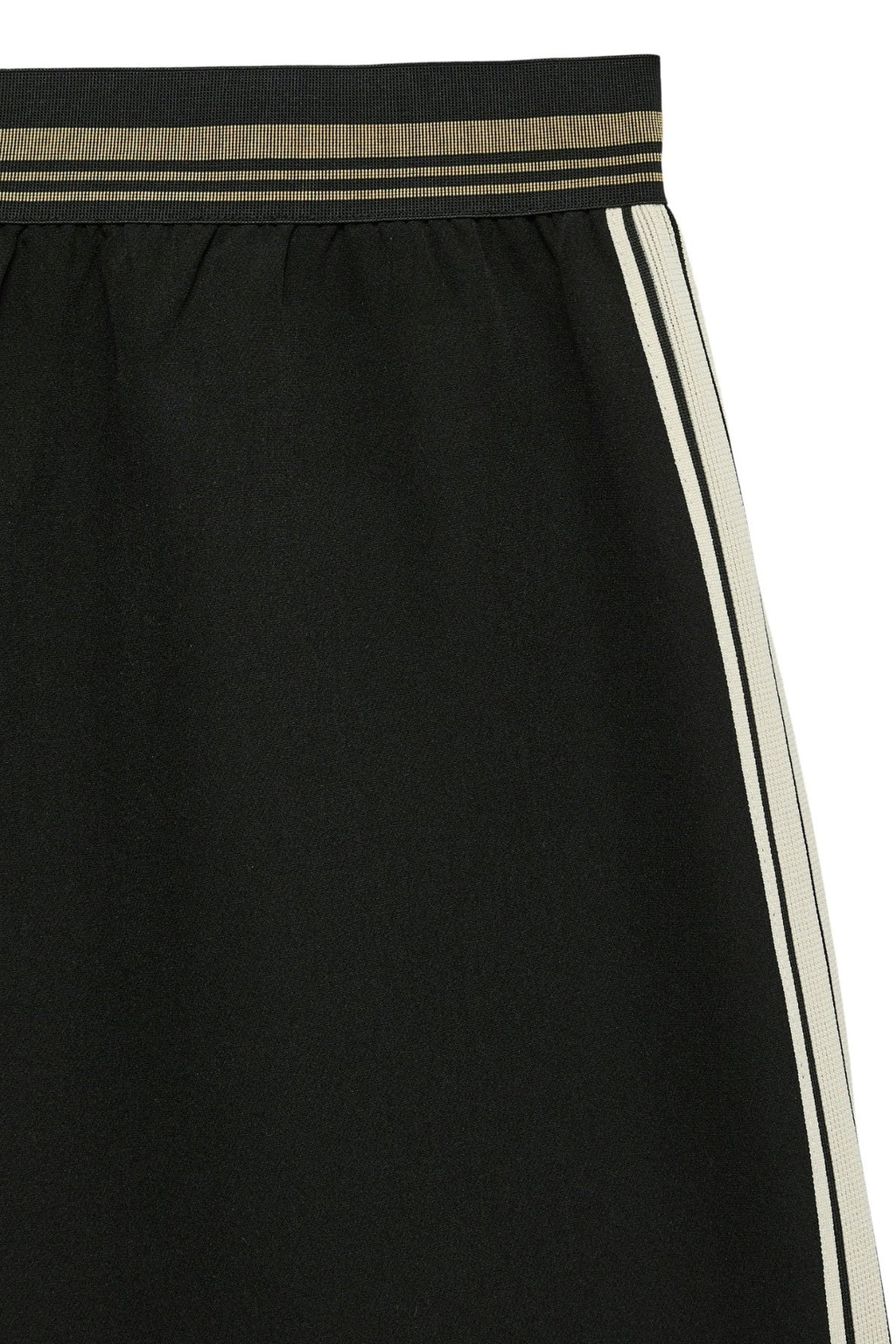 Somya Pant - Nero