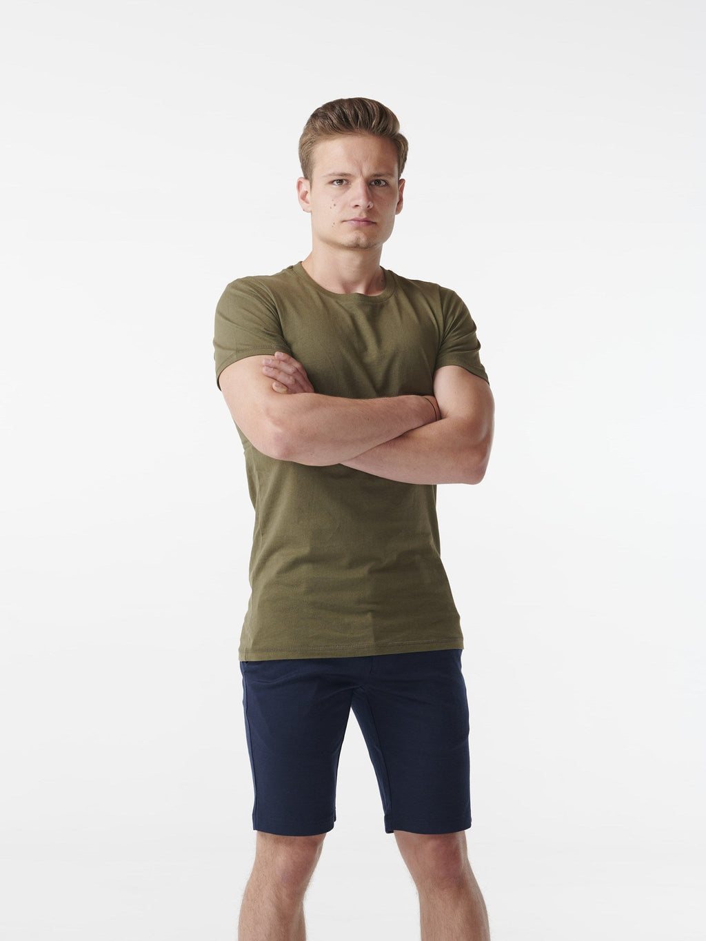 T -shirt muscolare - verde dell'esercito