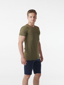 T -shirt muscolare - verde dell'esercito