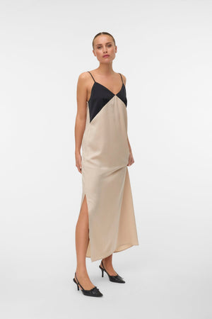 Abito alla caviglia con canotta Joy - Nero Contrasto di cemento