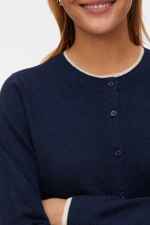 Meraviglioso cardigan con scollo a O - Blazer blu scuro con. Betulla