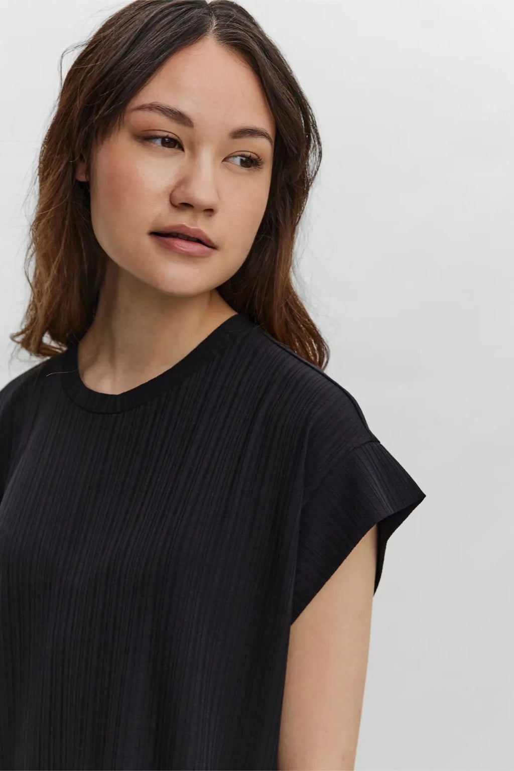 Abito al polpaccio con maniche ad aletta Phoenixy - Nero