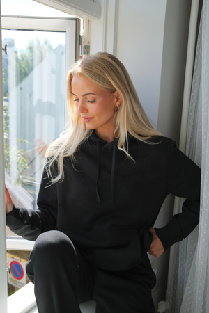 Essential Hoodie - Black