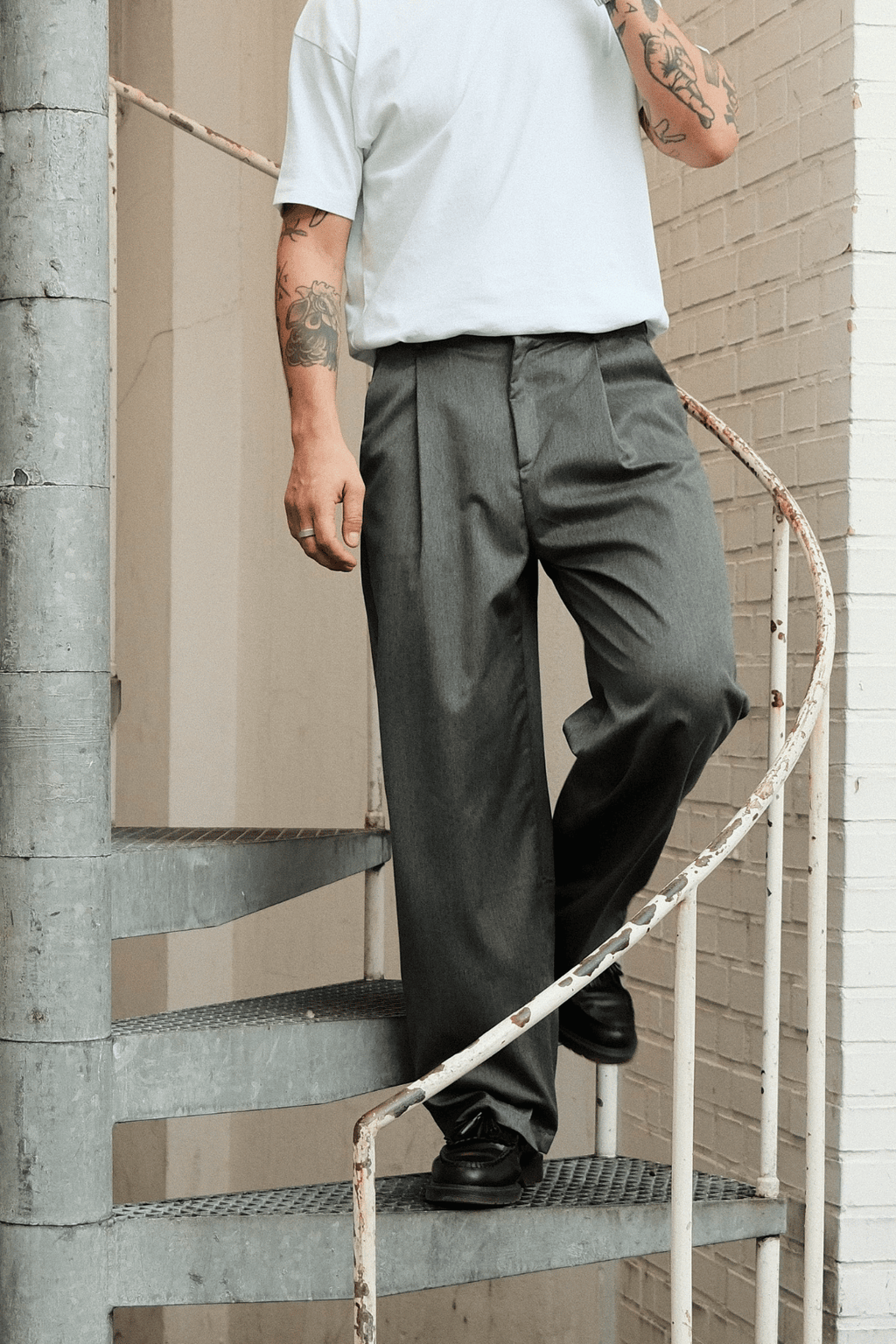 Abito ampio a pieghe Pants - Grigio chiaro