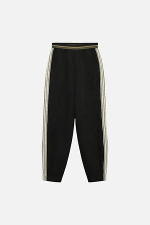 Somya Pant - Nero