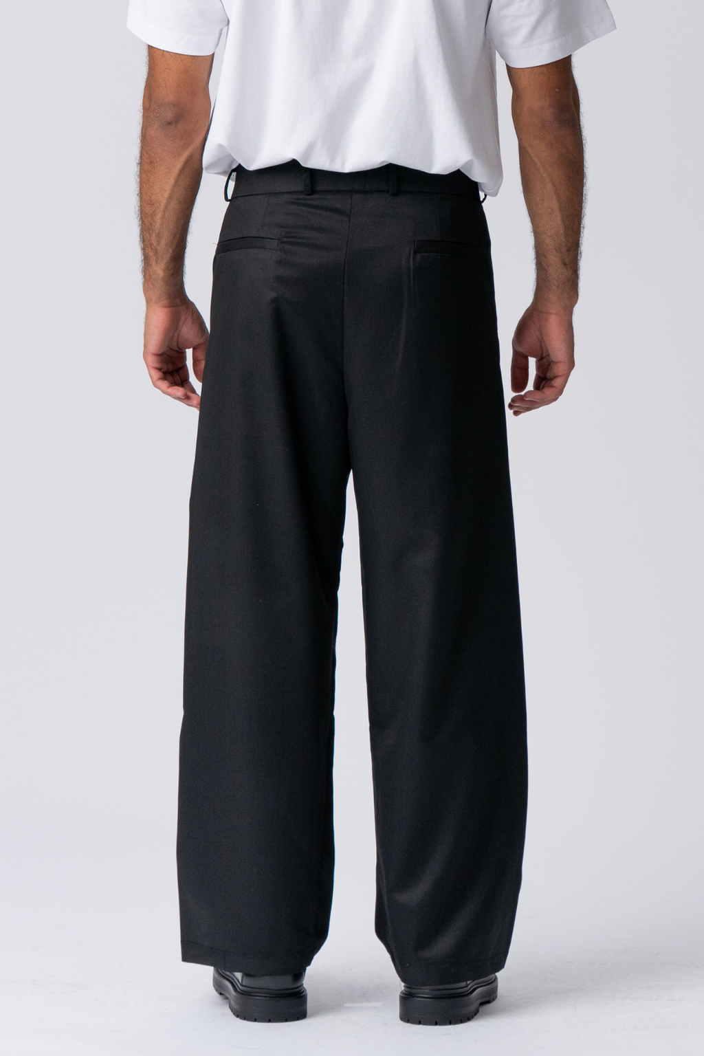 Abito ampio a pieghe Pants - Nero