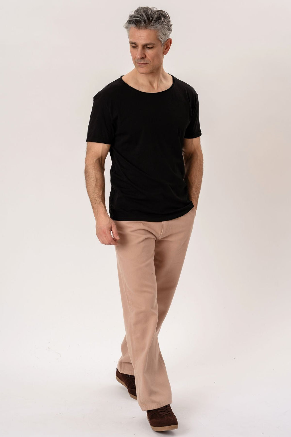 Maglietta con collo profondo - Nero