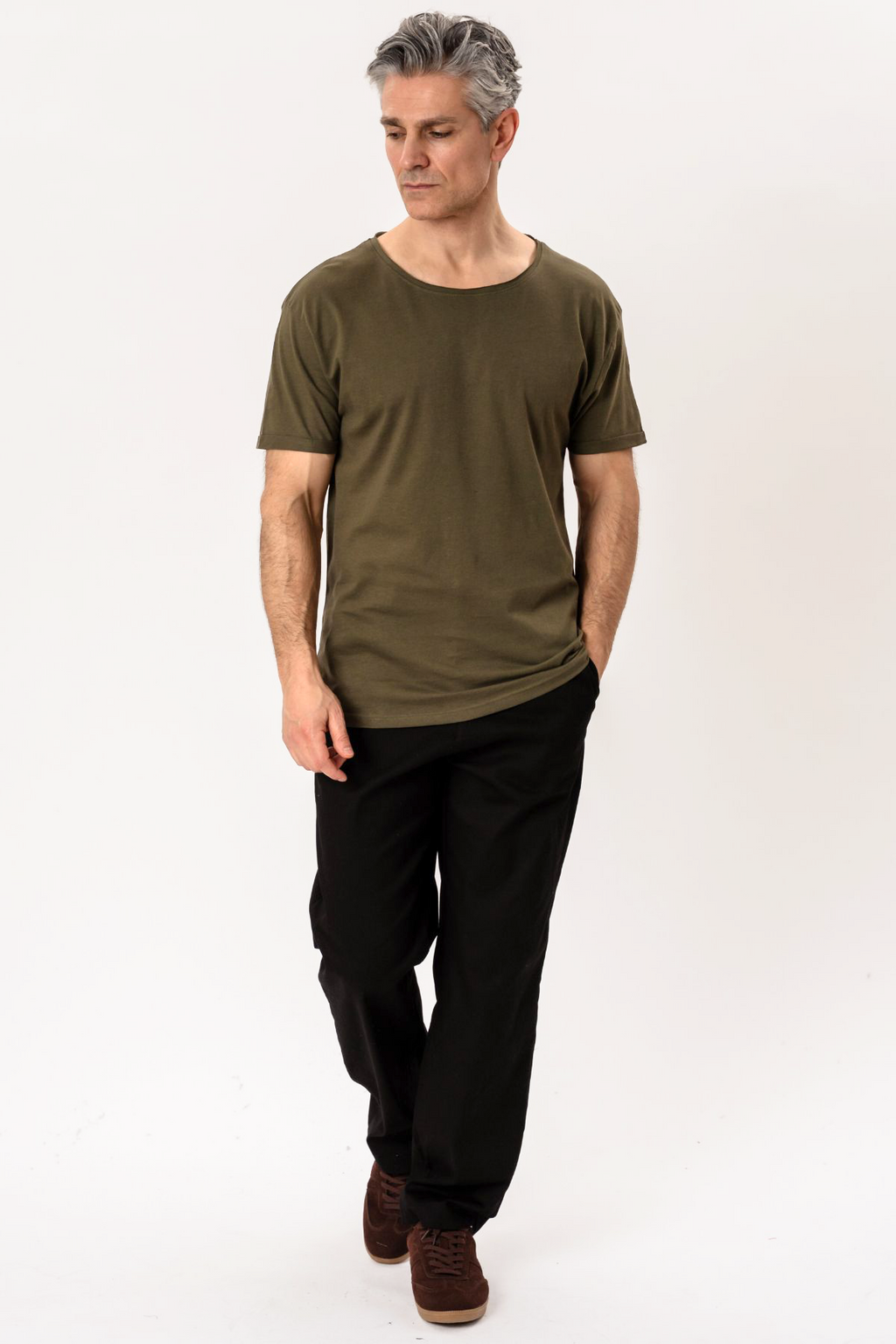 T-shirt con collo profondo - Verde oliva