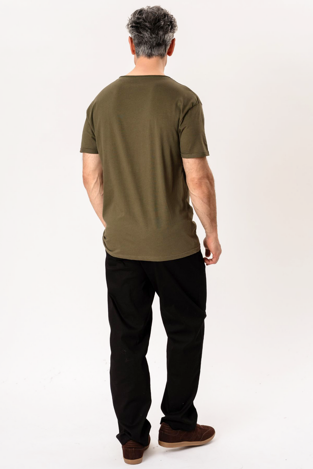 T-shirt con collo profondo - Verde oliva