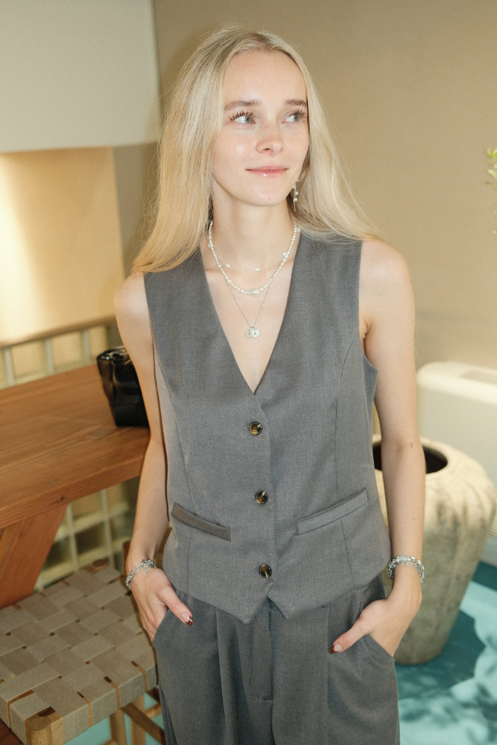 Nadia vest and pants (Dark Grey) - Package deal