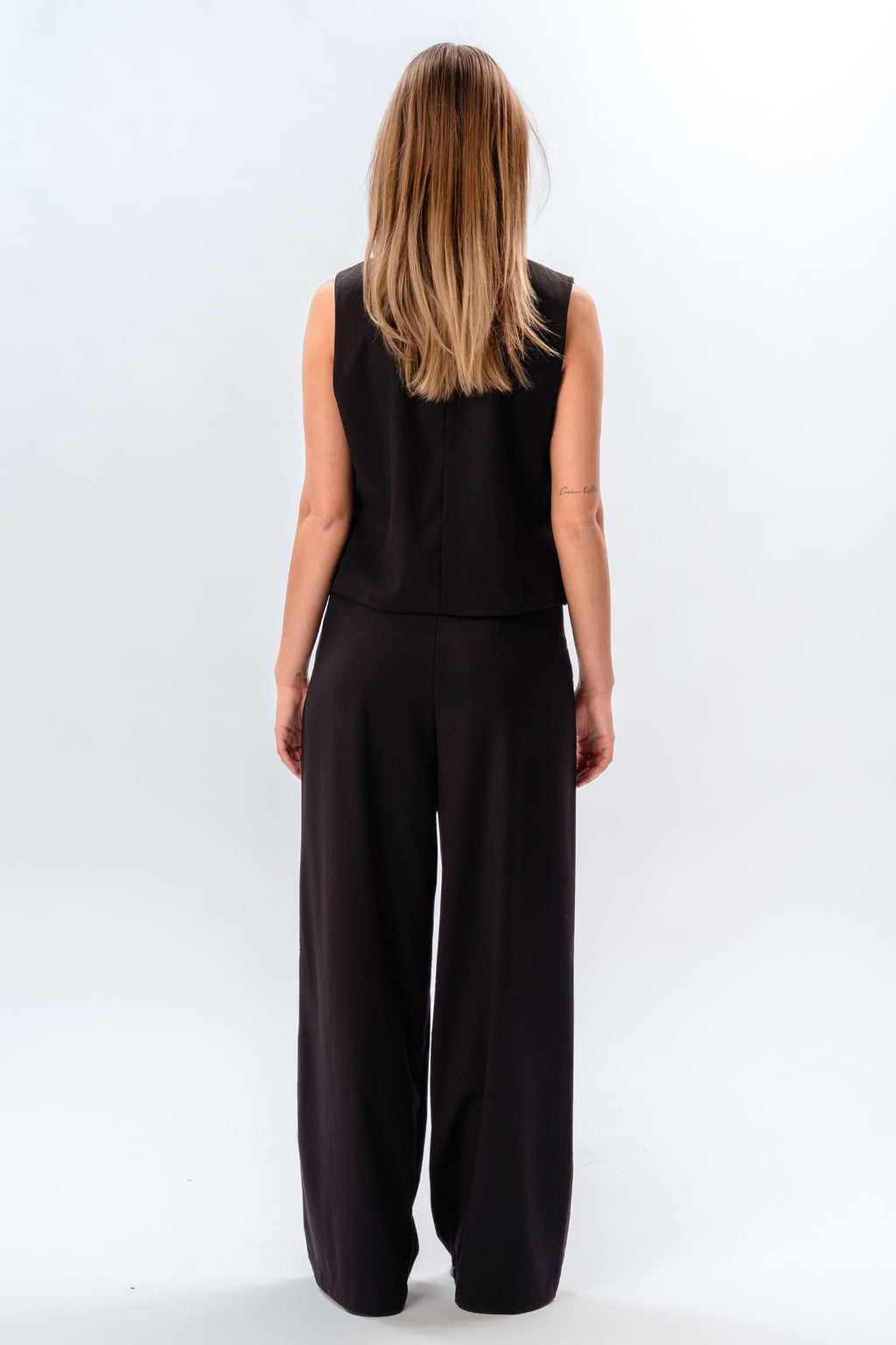Nadia vest and pants (Black) - Package deal