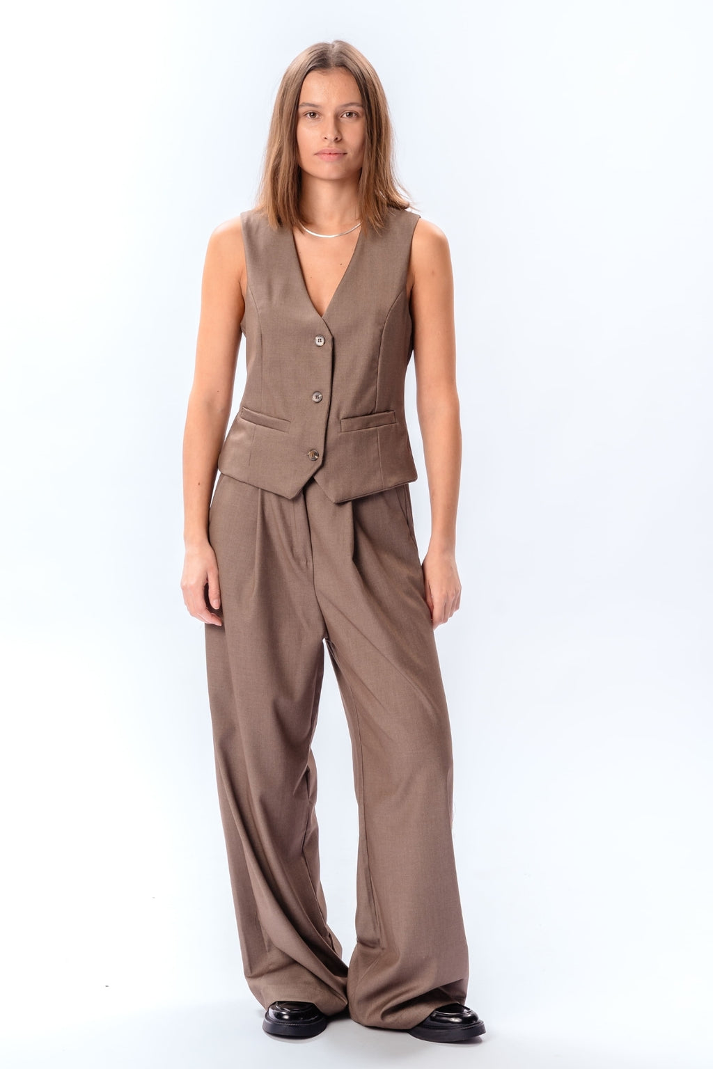 Nadia vest and pants (Taupe) - Package deal