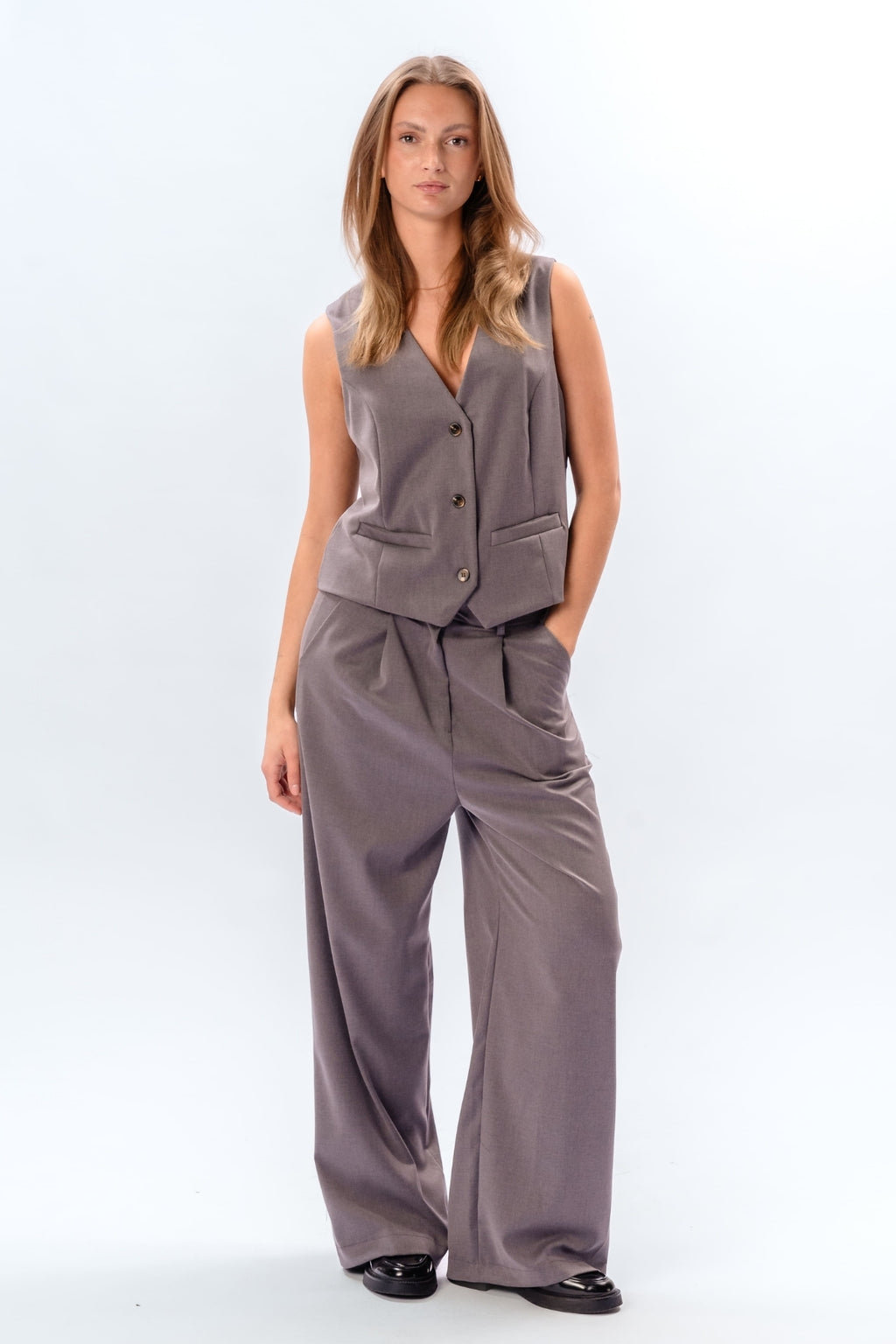 Nadia vest and pants (Dark Grey) - Package deal