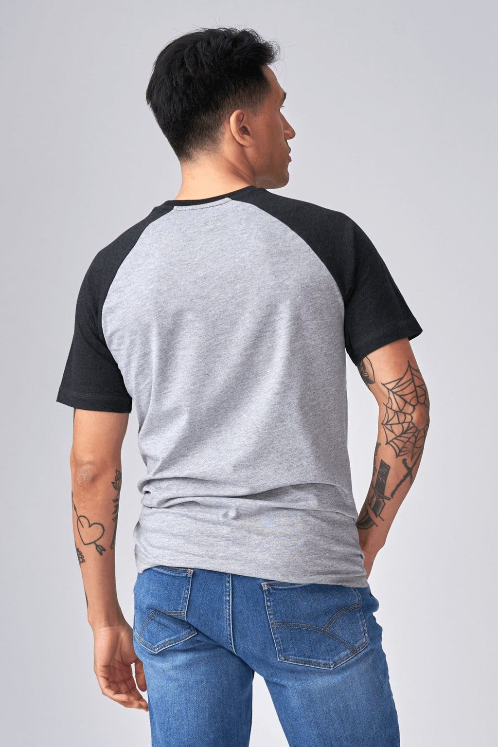 T-shirt Raglan di base-grigio nero