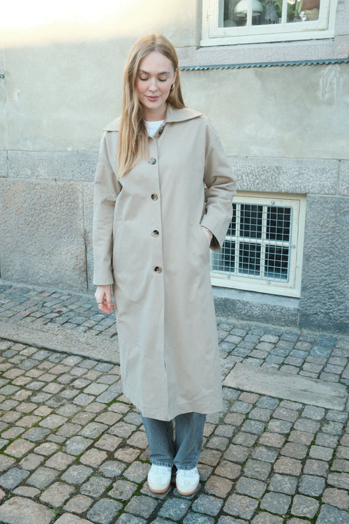 Carla Trenchcoat - Sand - TeeShoppen Group™