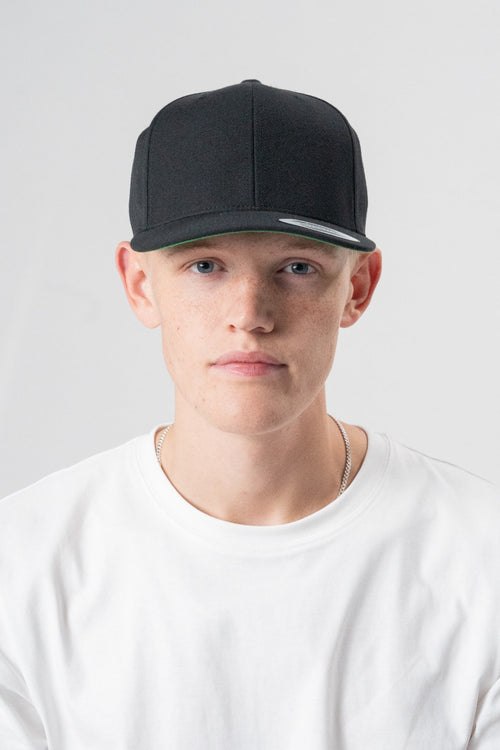 Classic Snapback - Black - TeeShoppen Group™