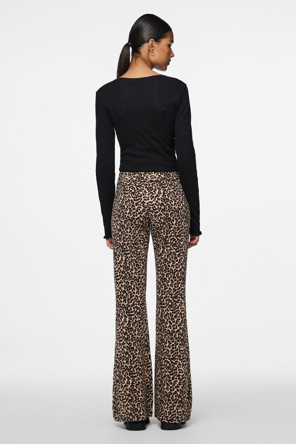 Marie O-Neck Poin Top - Black