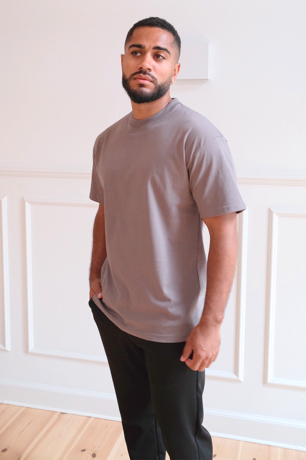 T-shirt squadrata - Grigio scuro
