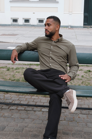 The Original Premium Performance Shirt - Oliva