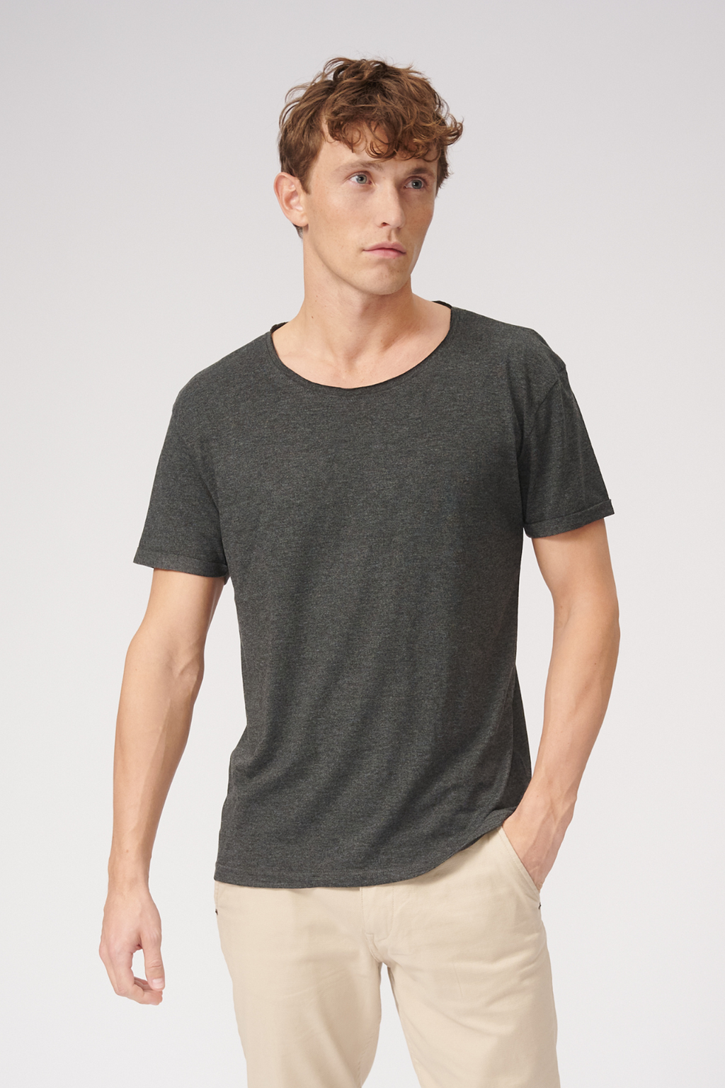 T -shirt a collo crudo - grigio scuro