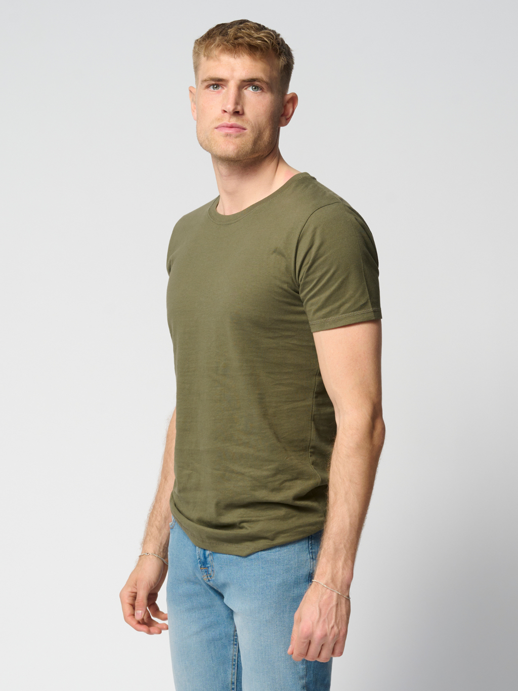 T -shirt muscolare - verde dell'esercito