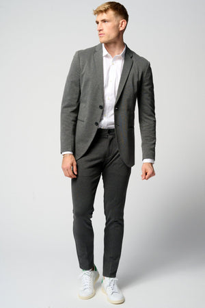 The Original Performance Suit™️ (Grigio scuro) + Camicia e cravatta - Offerta pacchetto