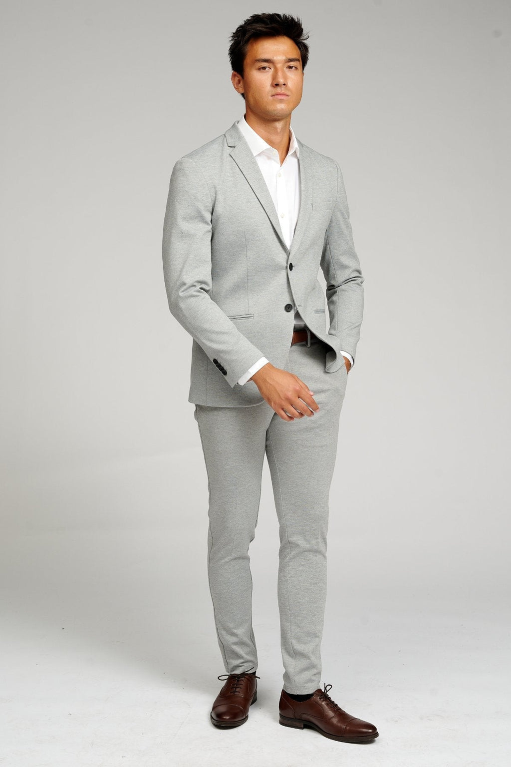 The Original Performance Suit™️ (Grigio chiaro) + camicia e cravatta - Offerta pacchetto