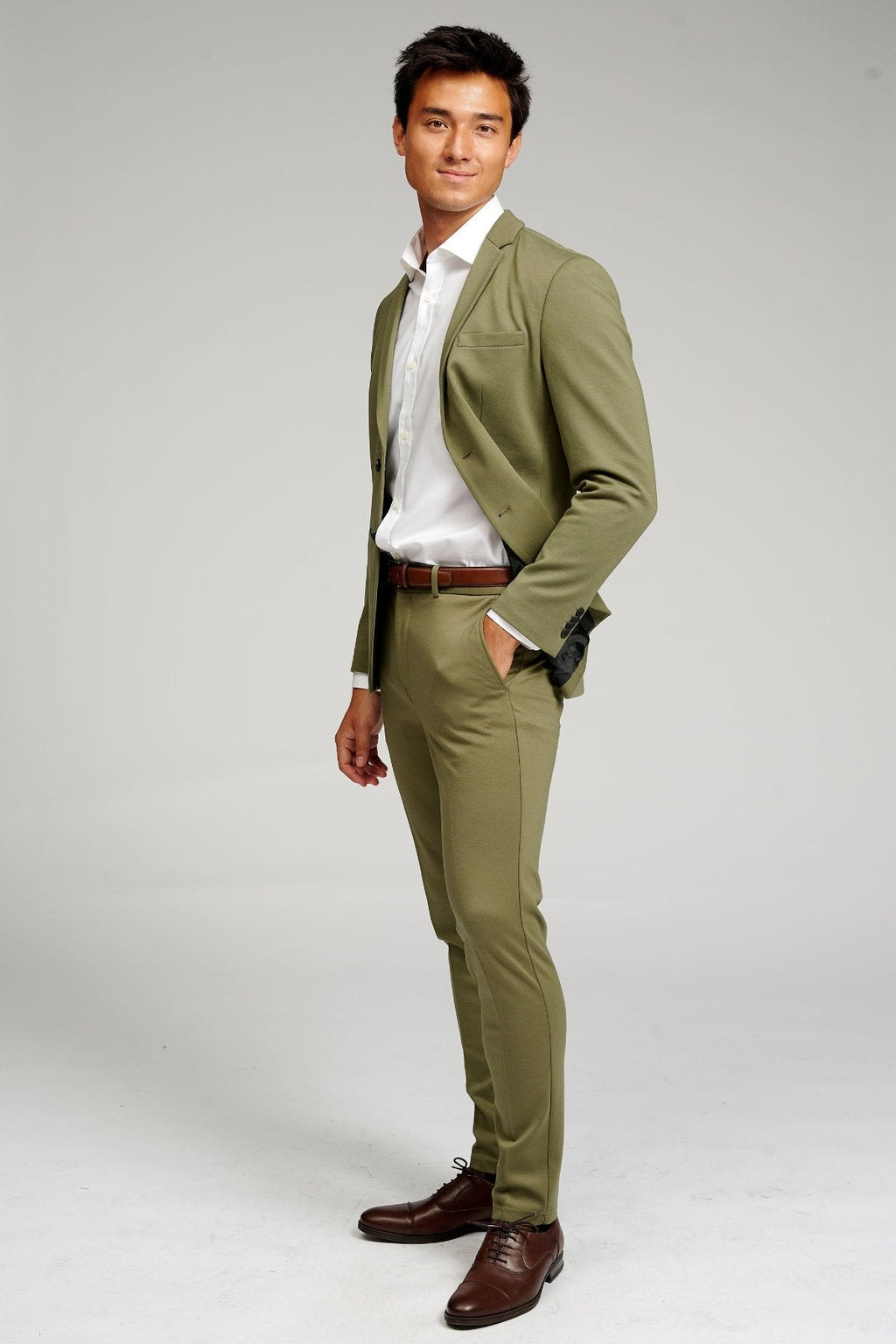 The Original Performance Suit™️ (Olive) + Camicia e cravatta - Offerta pacchetto