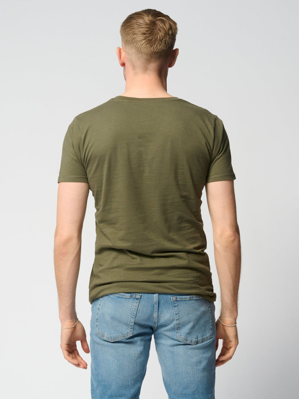 T -shirt muscolare - verde dell'esercito