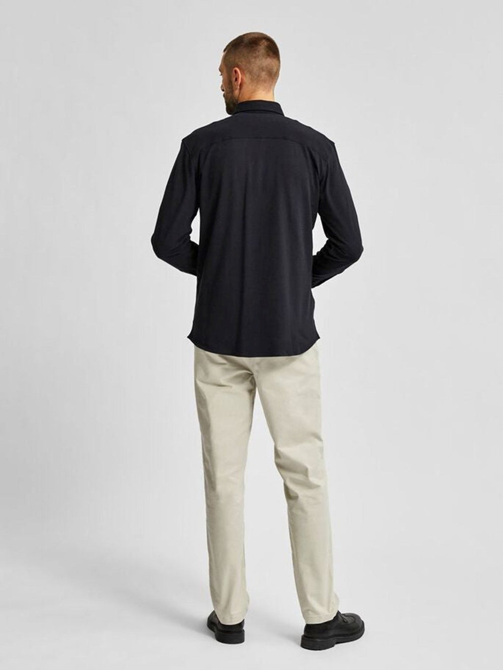 Camicia in forma slim in cotone organico - nero